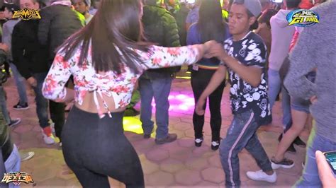 chicas de prepa bailando|video de una joven bailando.